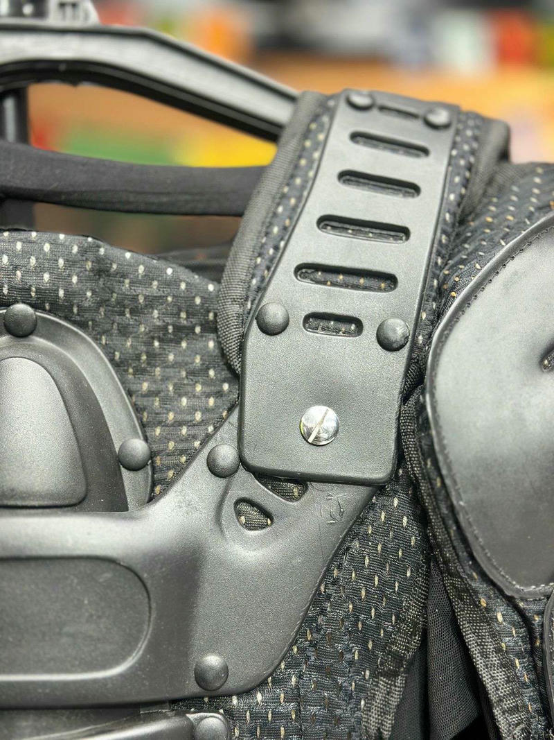 HUNTER CLASS MX ARMOUR SIZE- M - Image 6