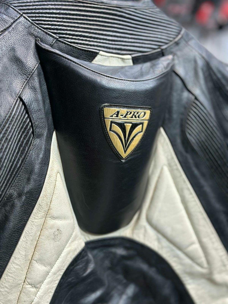 A PRO LEATHER RIDING JACKET WITH BACK HUMP SIZE - M - Image 3