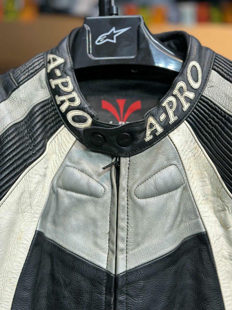 A PRO LEATHER RIDING JACKET WITH BACK HUMP SIZE - M - Image 6