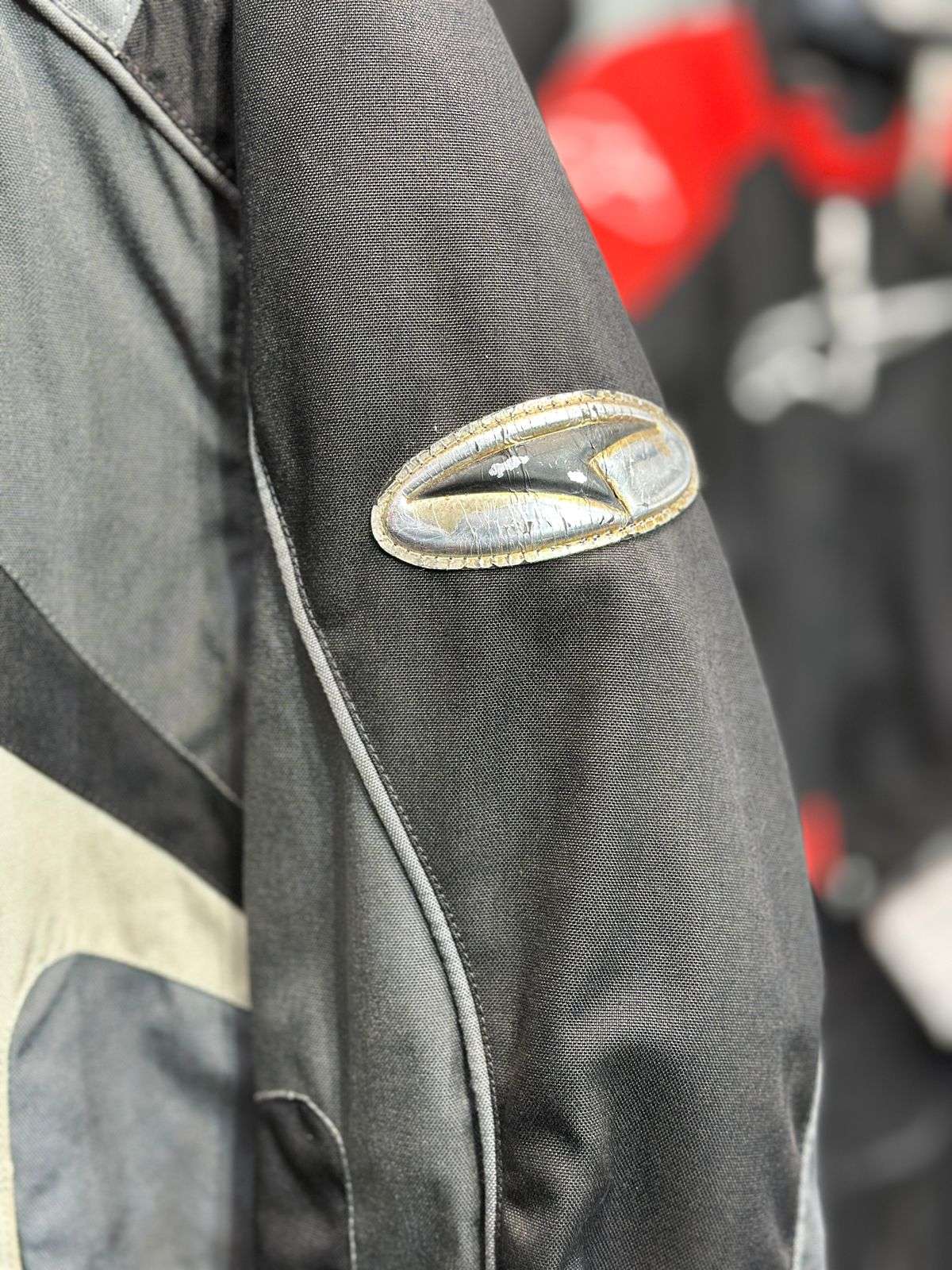 AXO FEMALE RIDING JACKET SIZE-L - Image 2