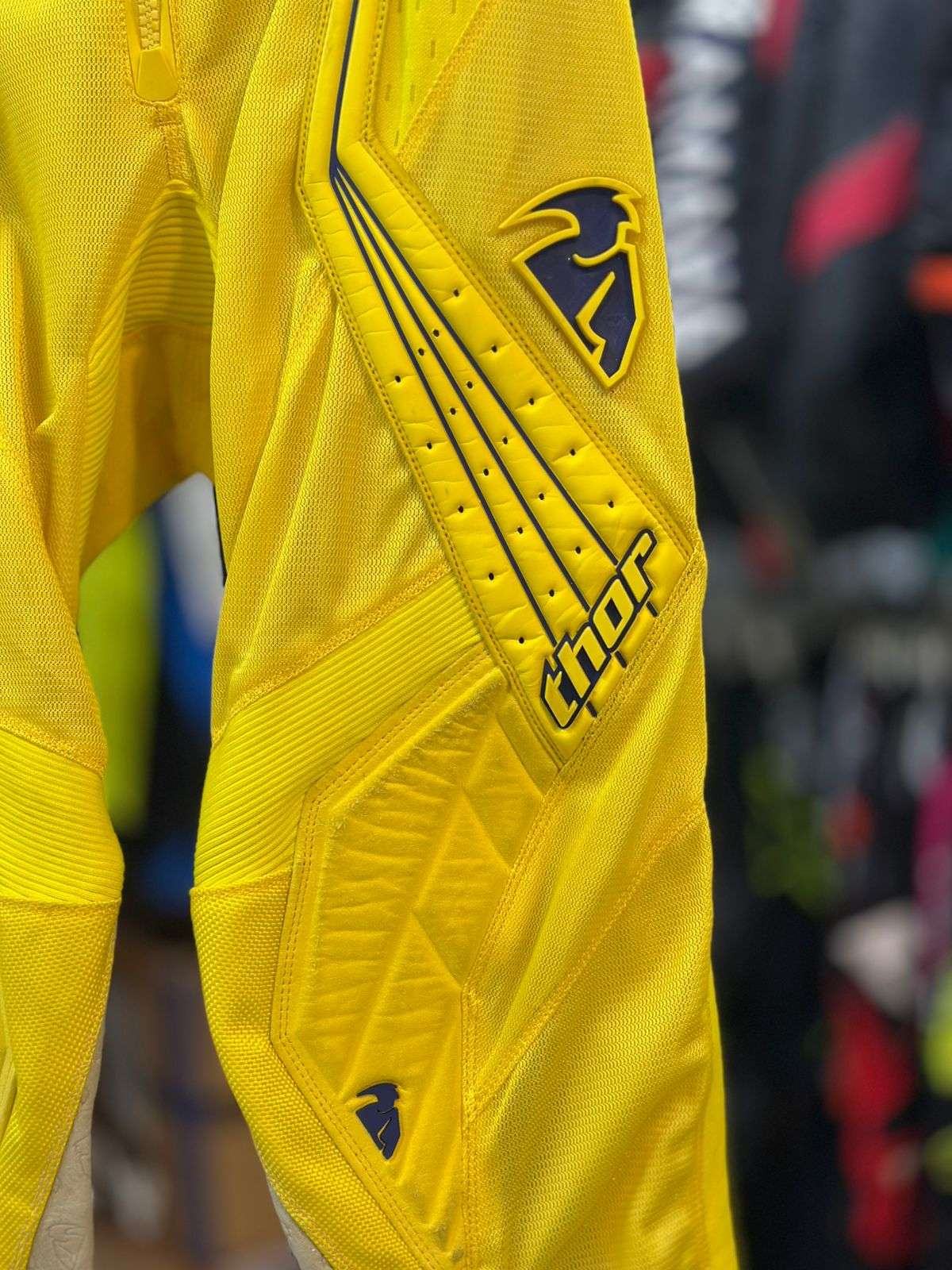 THOR MX PANT SIZE – 28 Waist - Image 3