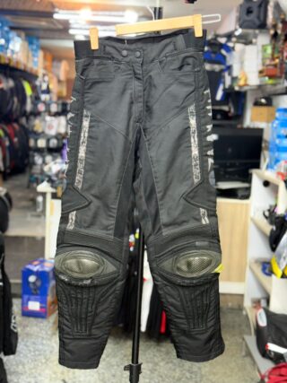 FLM RIDING PANT WITH LEVEL 2 PROTECTION SIZE 28 WAIST