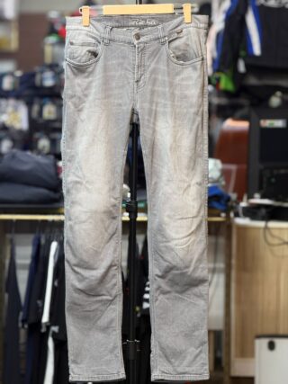 RICHA RIDING DENIM WITH LEVEL 2 PROTECTION SIZE 34 WAIST