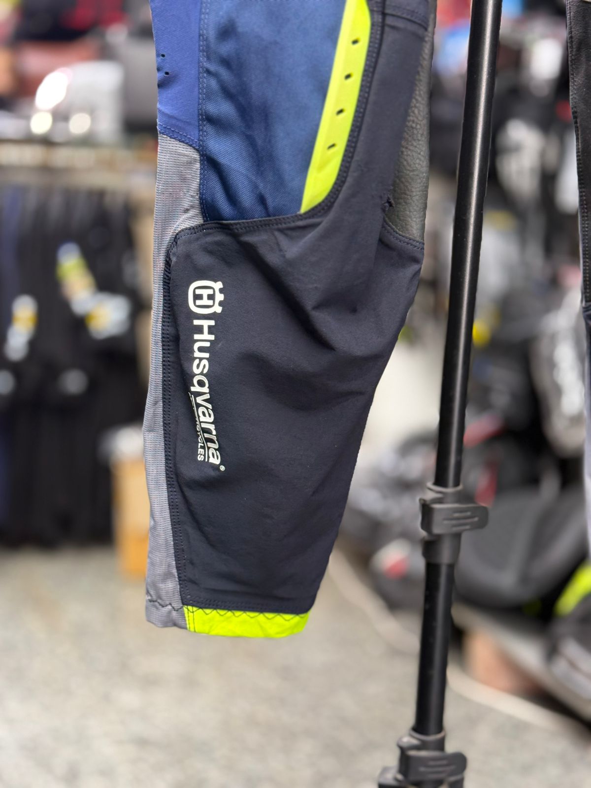 HUSQVARNA MX PANT SIZE 38 - Image 4