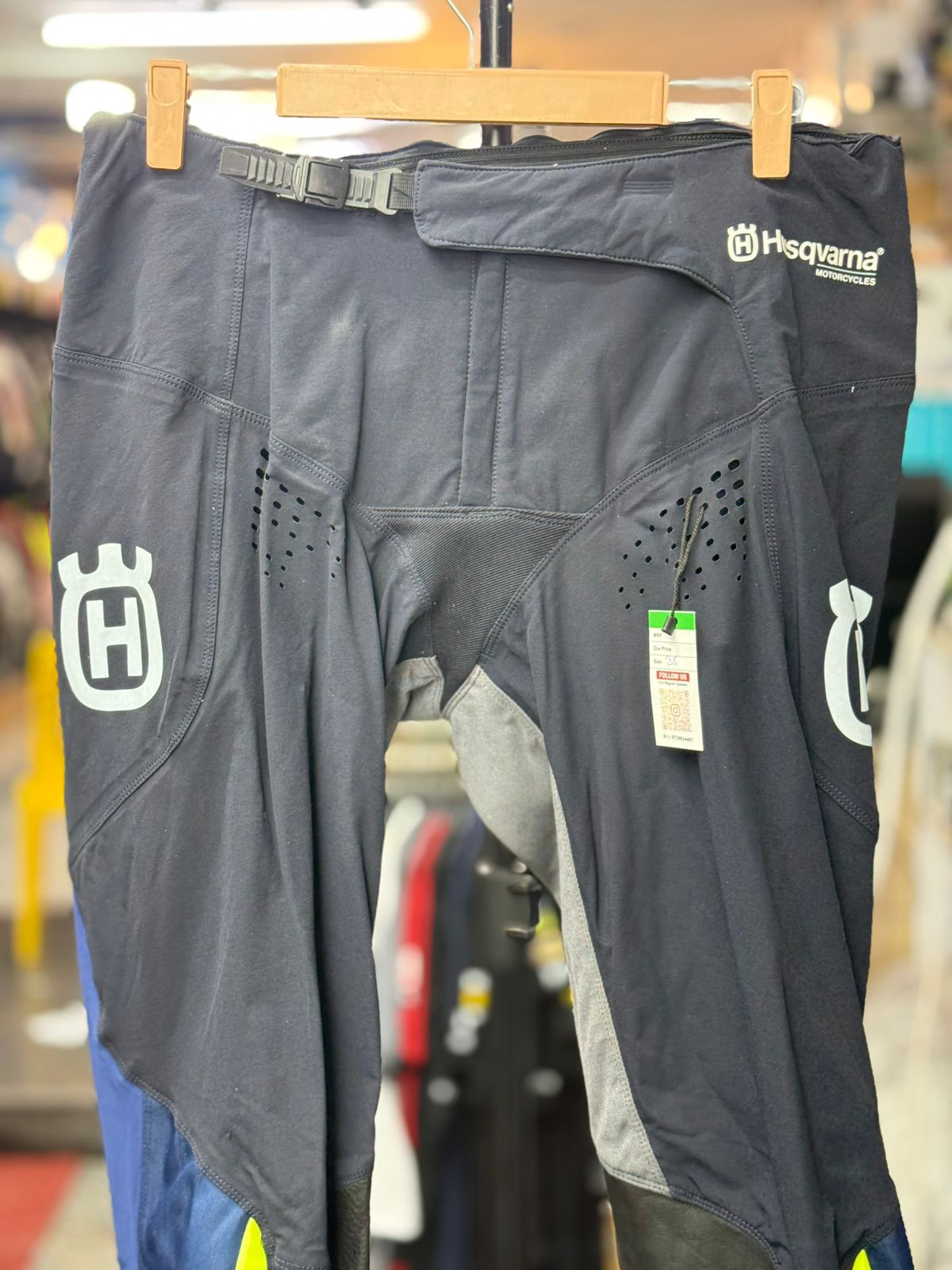 HUSQVARNA MX PANT SIZE 38 - Image 3