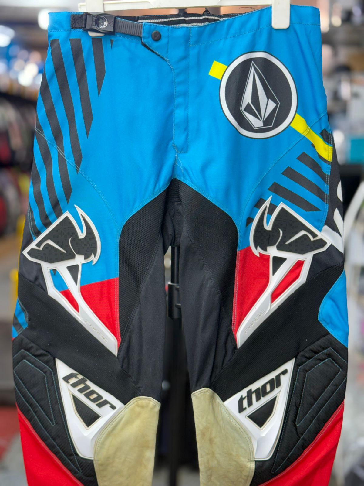 THOR MX PANT SIZE- 36 Waist - Image 2