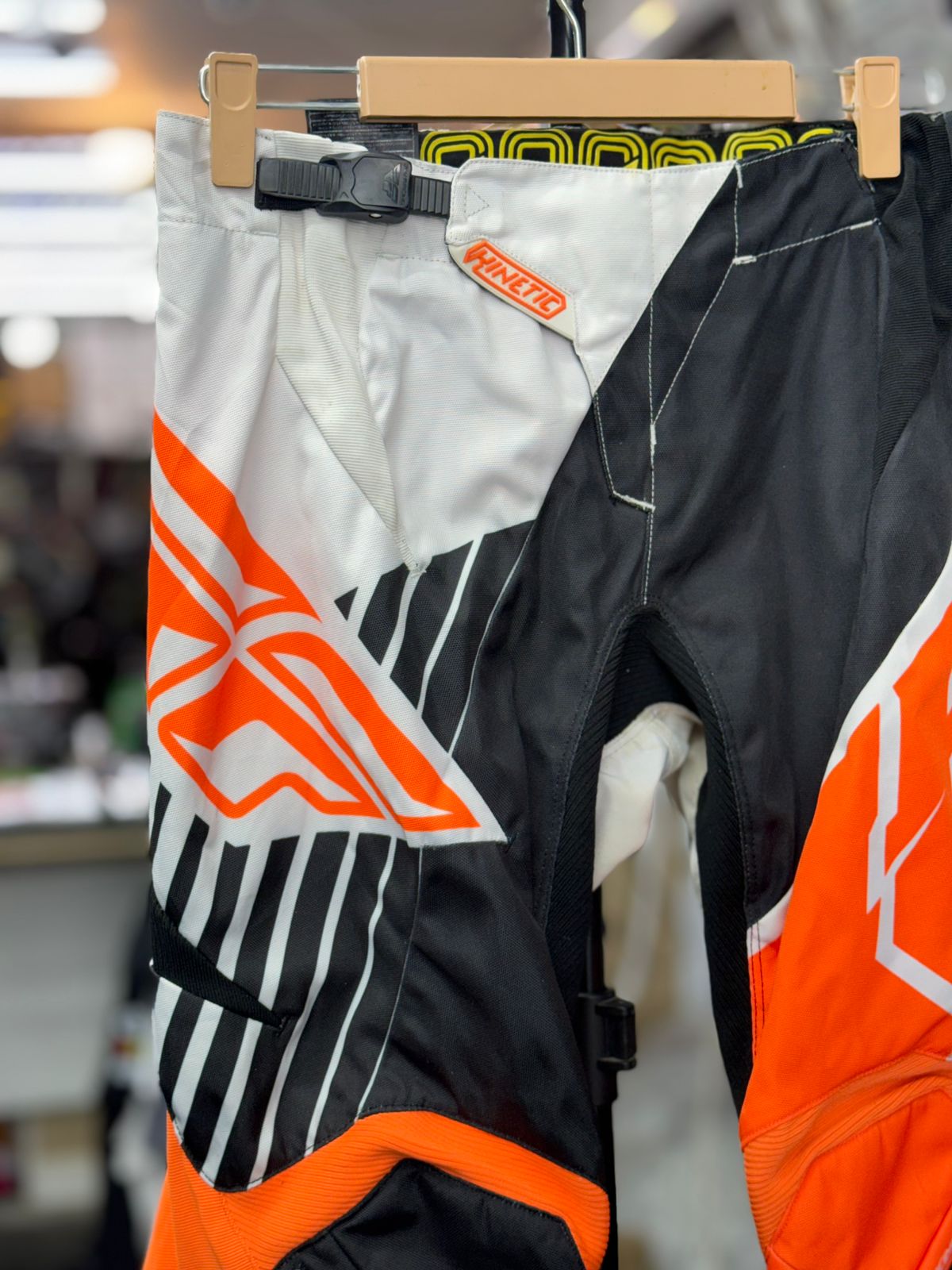 FLY RACING MX PANT SIZE- 34 Waist - Image 4