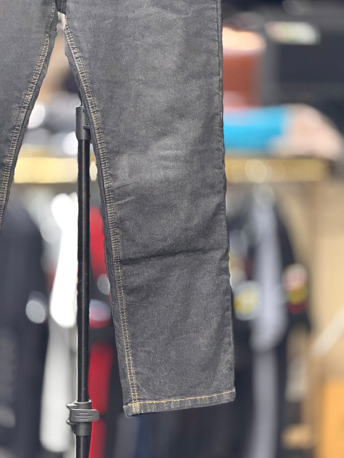 ROUTE ONE RIDING DENIM RIDING PANT WITH LEVEL 2 PROTECTION SIZE 34 WAIST - Image 3