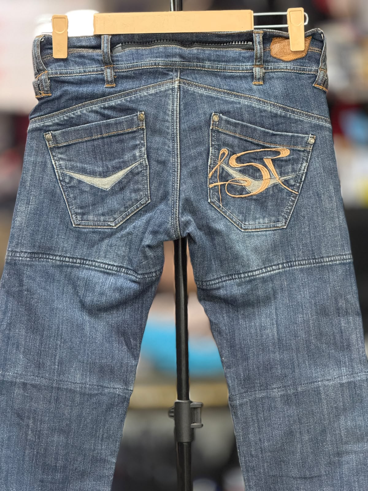RIDING DENIM RIDING PANT WITH LEVEL 2 PROTECTION SIZE 32 WAIST - Image 4