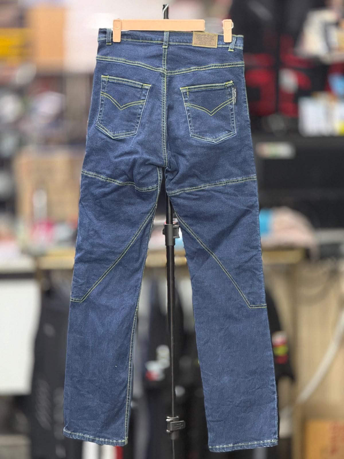 BIKER GEARS RIDING DENIM RIDING PANT WITH LEVEL 2 PROTECTION SIZE 30 WAIST - Image 5