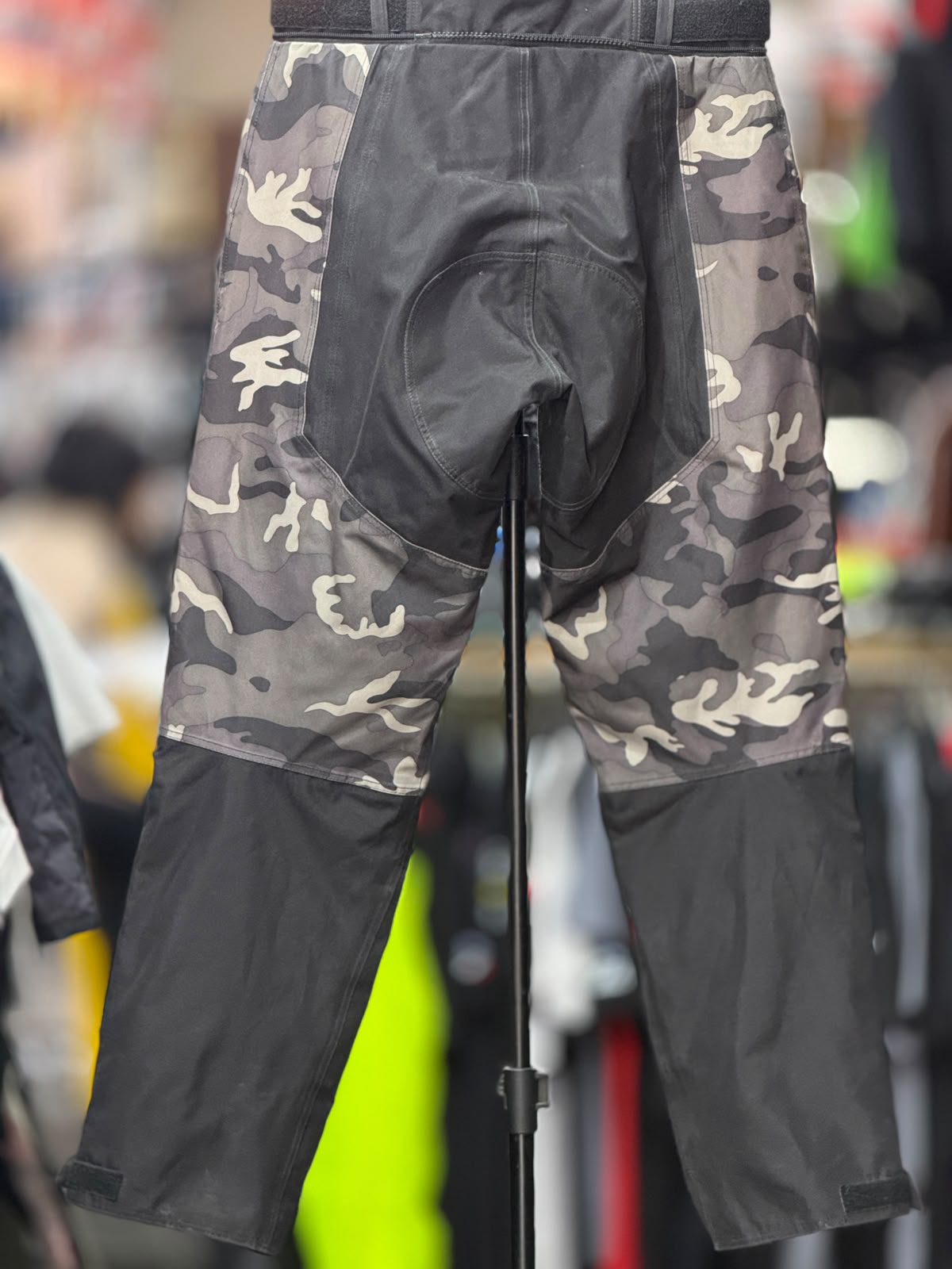 SPADA TOURING RIDING PANT WITH LEVEL 2 PROTECTION SIZE 34 WAIST - Image 5