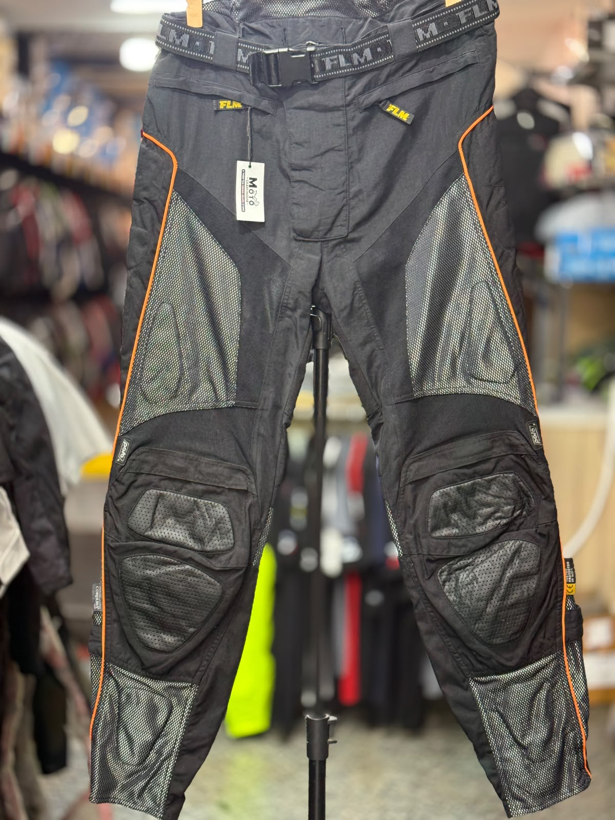 FLM TOURING RIDING PANT WITH LEVEL 2 PROTECTION SIZE 34 WAIST