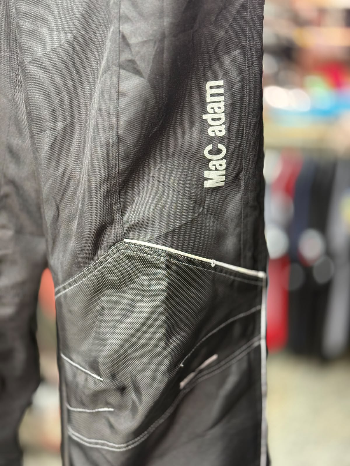 MAC ADAM TOURING RIDING PANT WITH LEVEL 2 PROTECTION SIZE 30 WAIST - Image 4