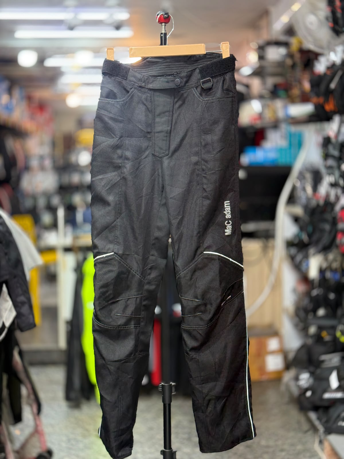 MAC ADAM TOURING RIDING PANT WITH LEVEL 2 PROTECTION SIZE 30 WAIST
