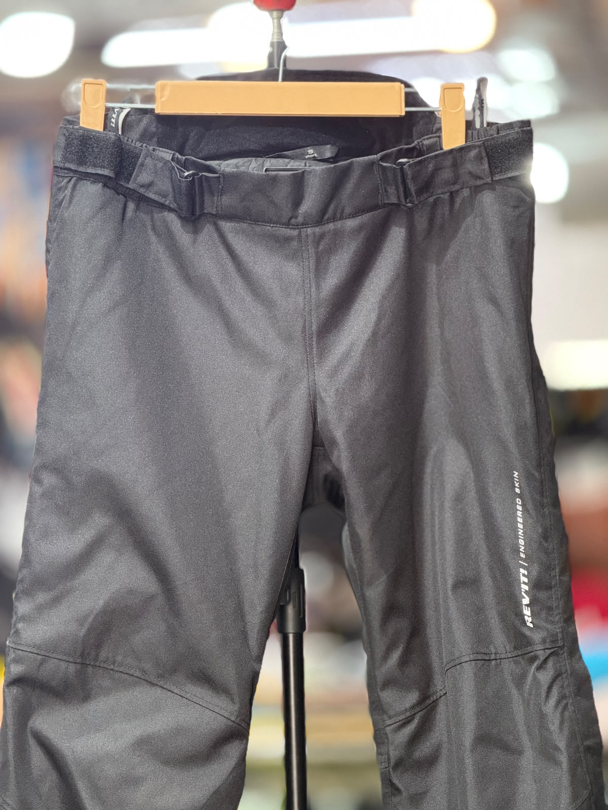 REVIT TOURING RIDING PANT WITH LEVEL 2 PROTECTION SIZE 30 WAIST - Image 3
