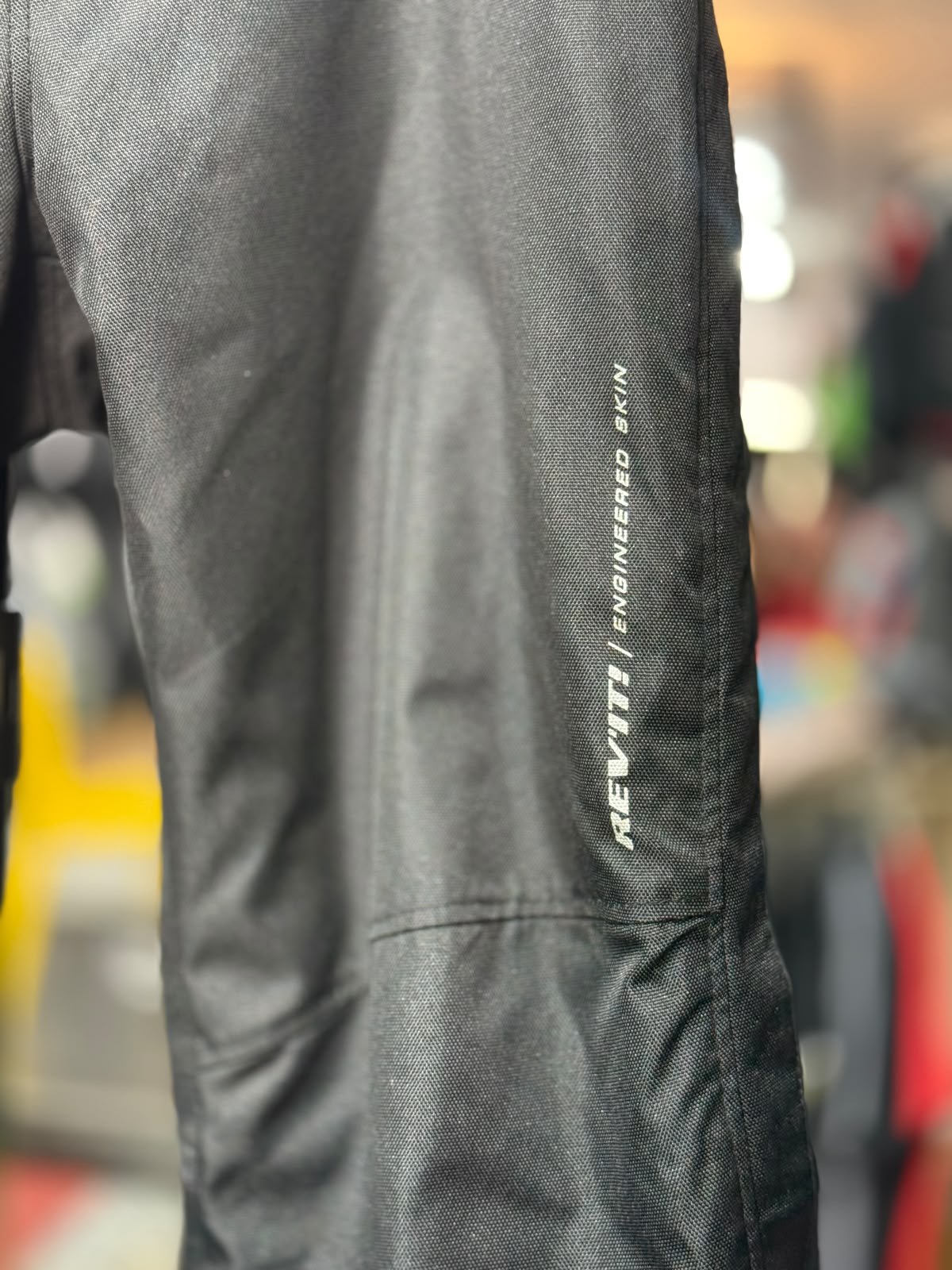 REVIT TOURING RIDING PANT WITH LEVEL 2 PROTECTION SIZE 30 WAIST - Image 4