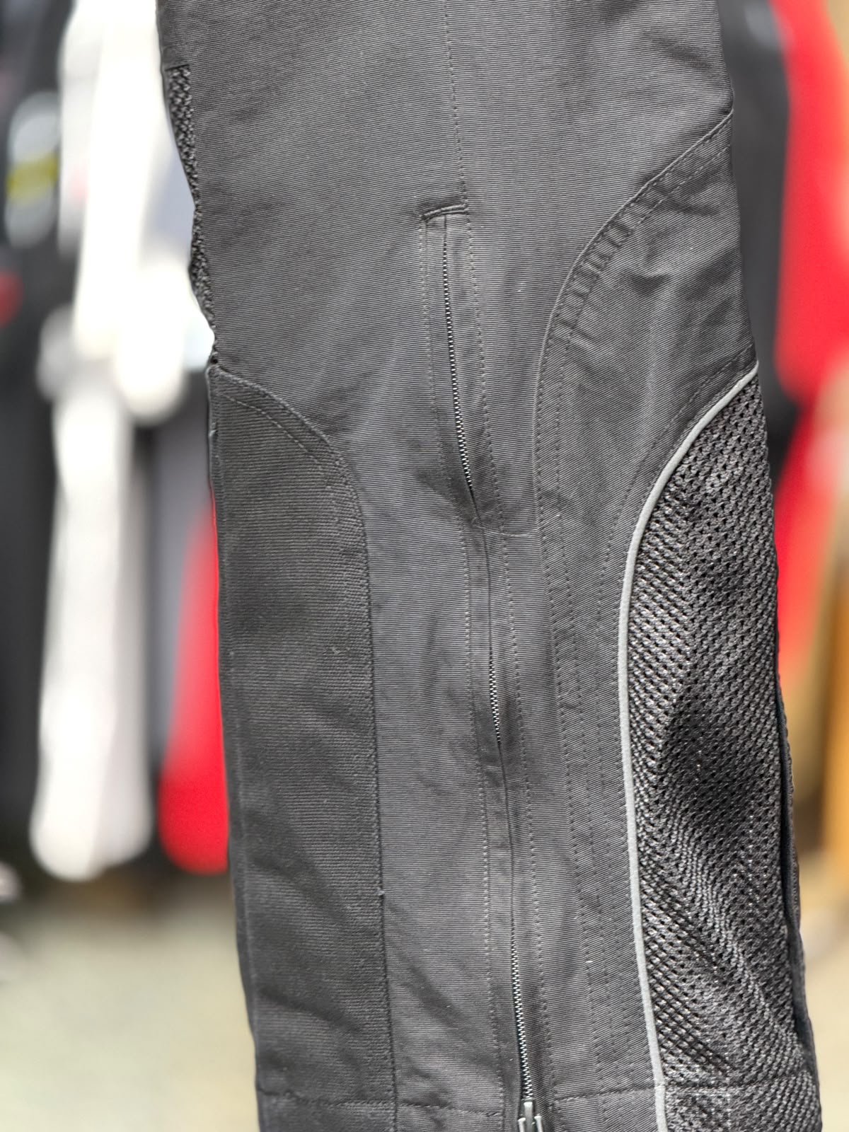 DIFI TOURING FEMALE RIDING PANT WITH LEVEL 2 PROTECTION SIZE 30 WAIST - Image 2