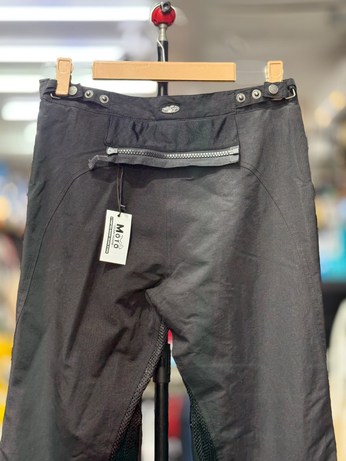 DIFI TOURING FEMALE RIDING PANT WITH LEVEL 2 PROTECTION SIZE 30 WAIST - Image 3