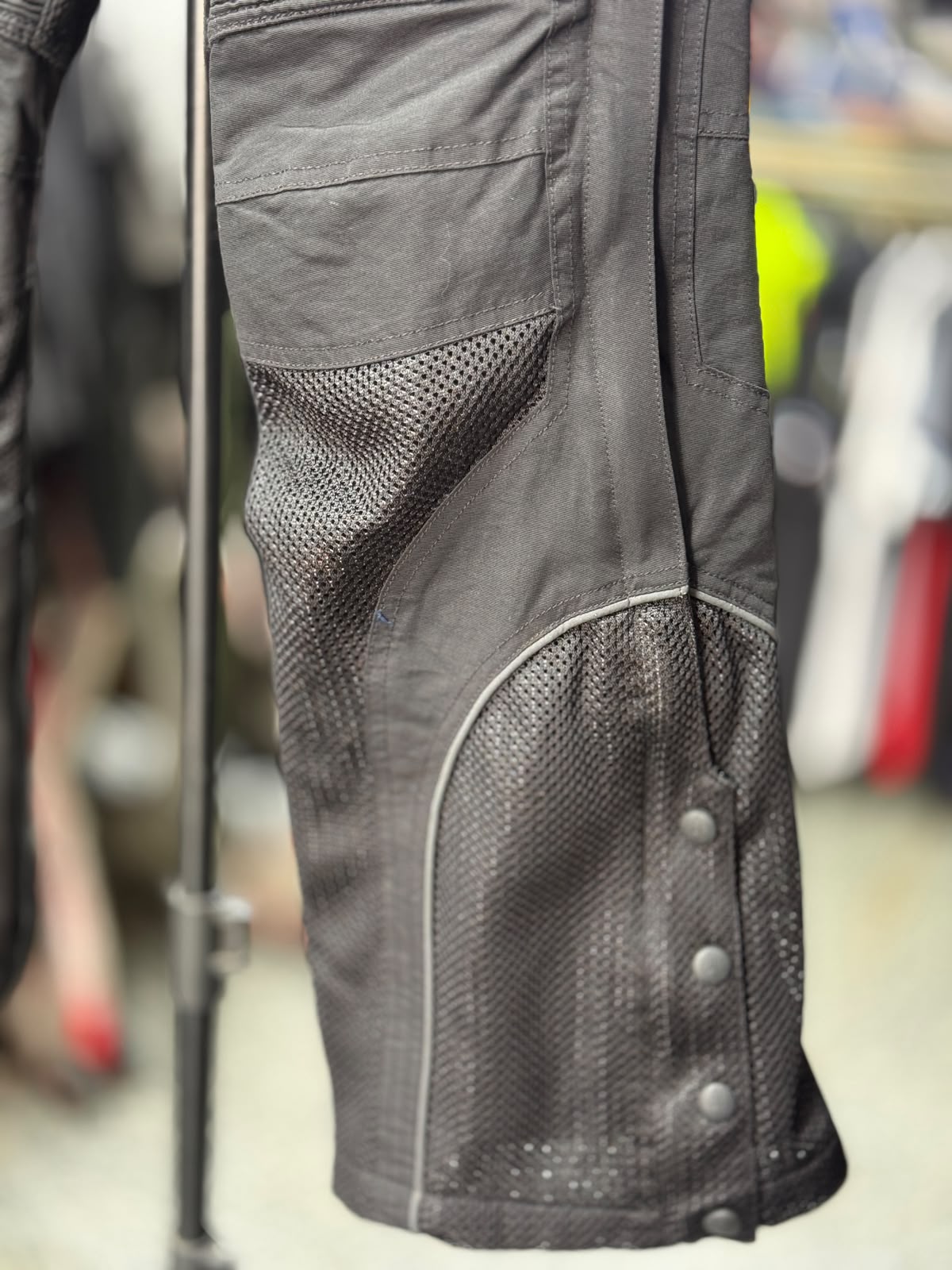 DIFI TOURING FEMALE RIDING PANT WITH LEVEL 2 PROTECTION SIZE 30 WAIST - Image 6