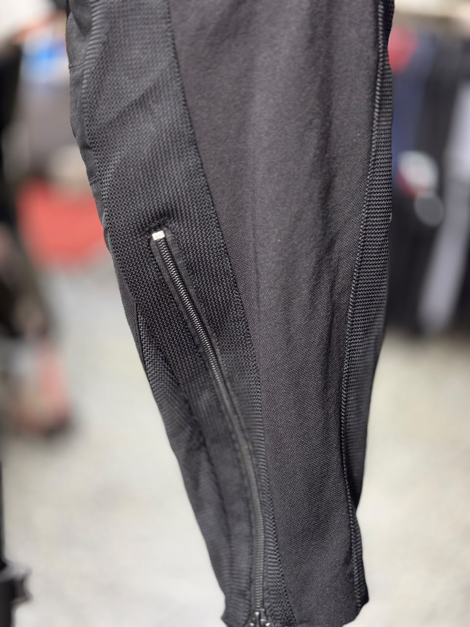 ONZA TOURING RIDING PANT WITH LEVEL 2 PROTECTION SIZE 30 WAIST - Image 2