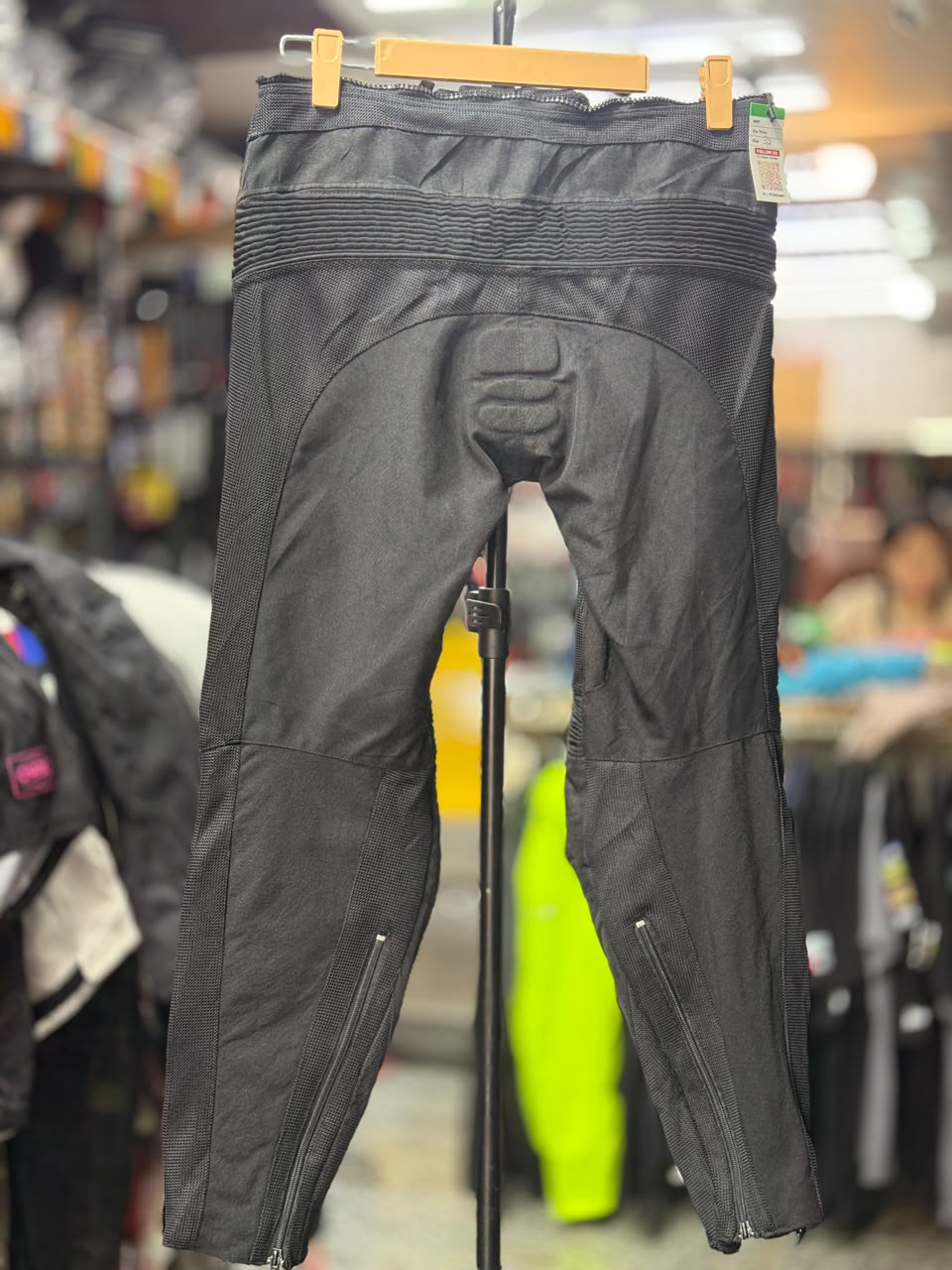 ONZA TOURING RIDING PANT WITH LEVEL 2 PROTECTION SIZE 30 WAIST - Image 4