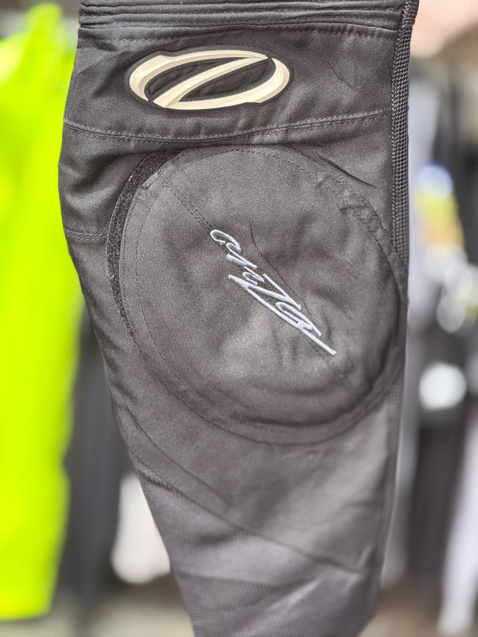 ONZA TOURING RIDING PANT WITH LEVEL 2 PROTECTION SIZE 30 WAIST - Image 5