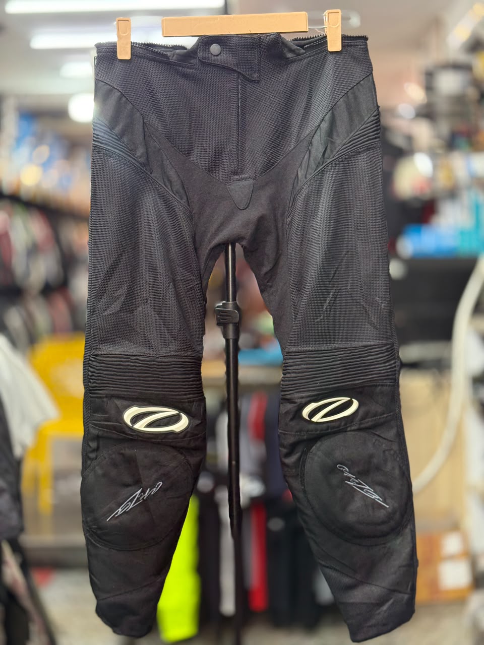 ONZA TOURING RIDING PANT WITH LEVEL 2 PROTECTION SIZE 30 WAIST