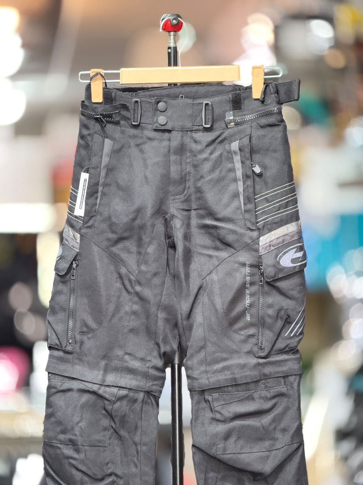 HELD TOURING RIDING PANT WITH LEVEL 2 PROTECTION SIZE 28 WAIST - Image 2