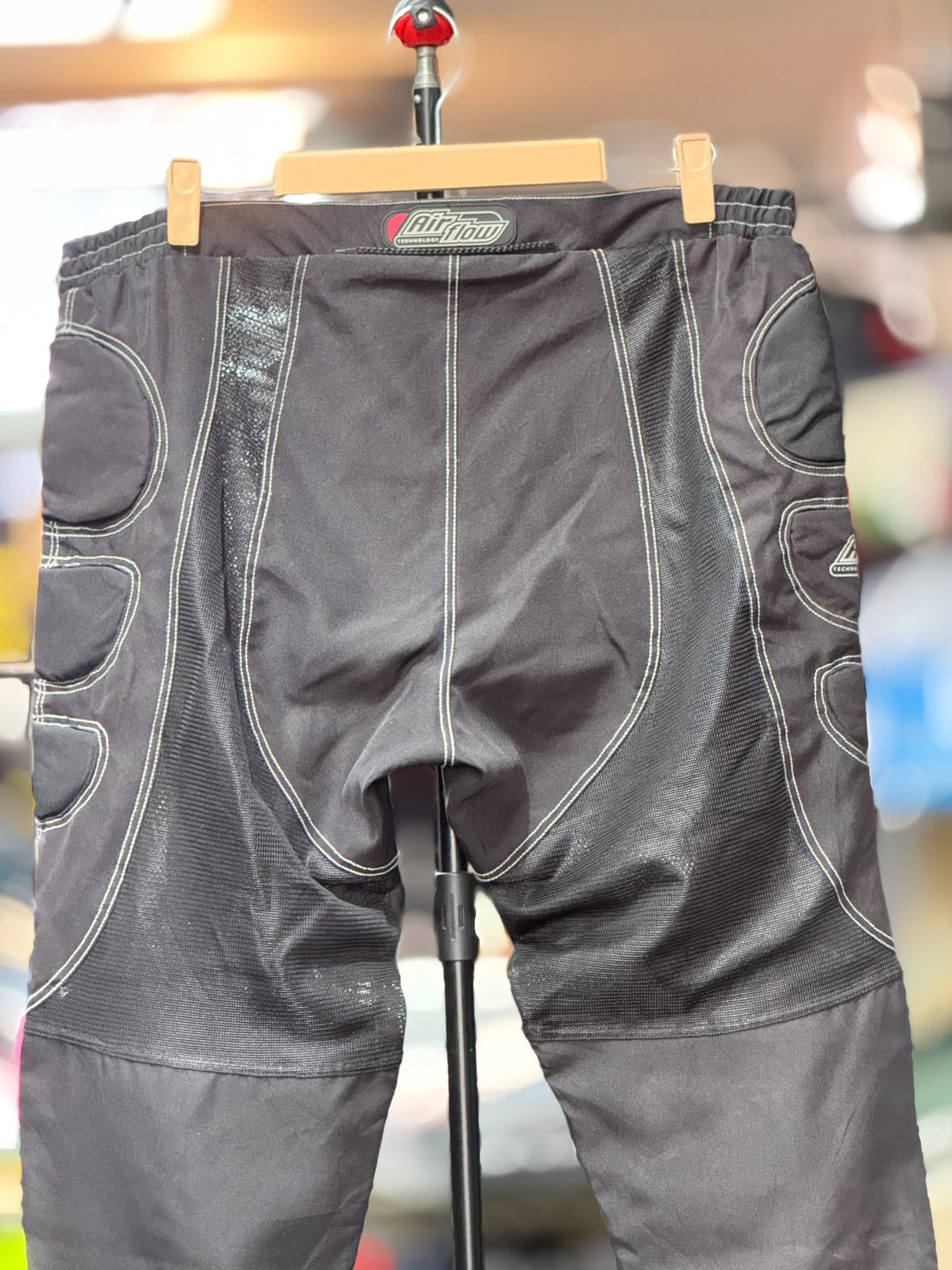 FLOW MESH RIDING PANT WITH LEVEL 2 PROTECTION SIZE 36 WAIST - Image 5