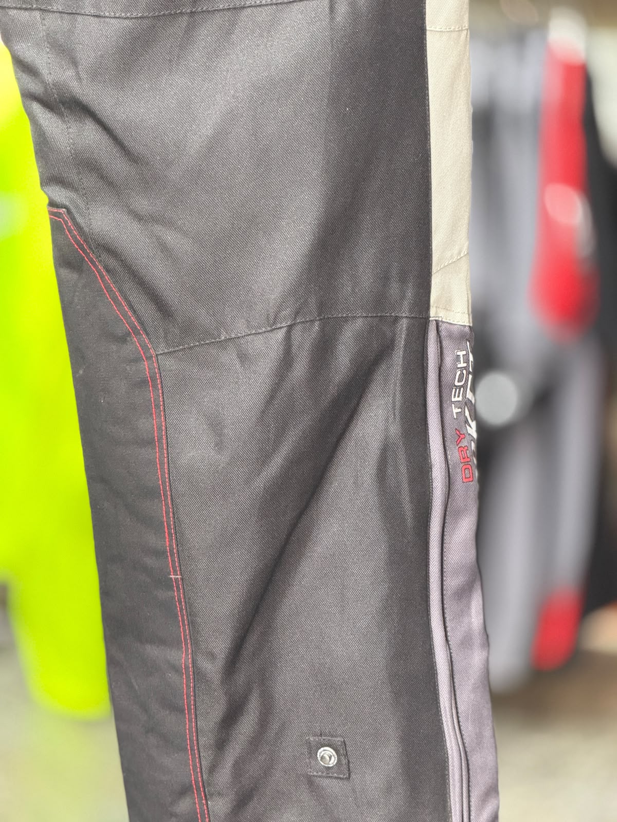 JOE ROCKET TOURING RIDING PANT WITH LEVEL 2 PROTECTION SIZE 38 WAIST - Image 2