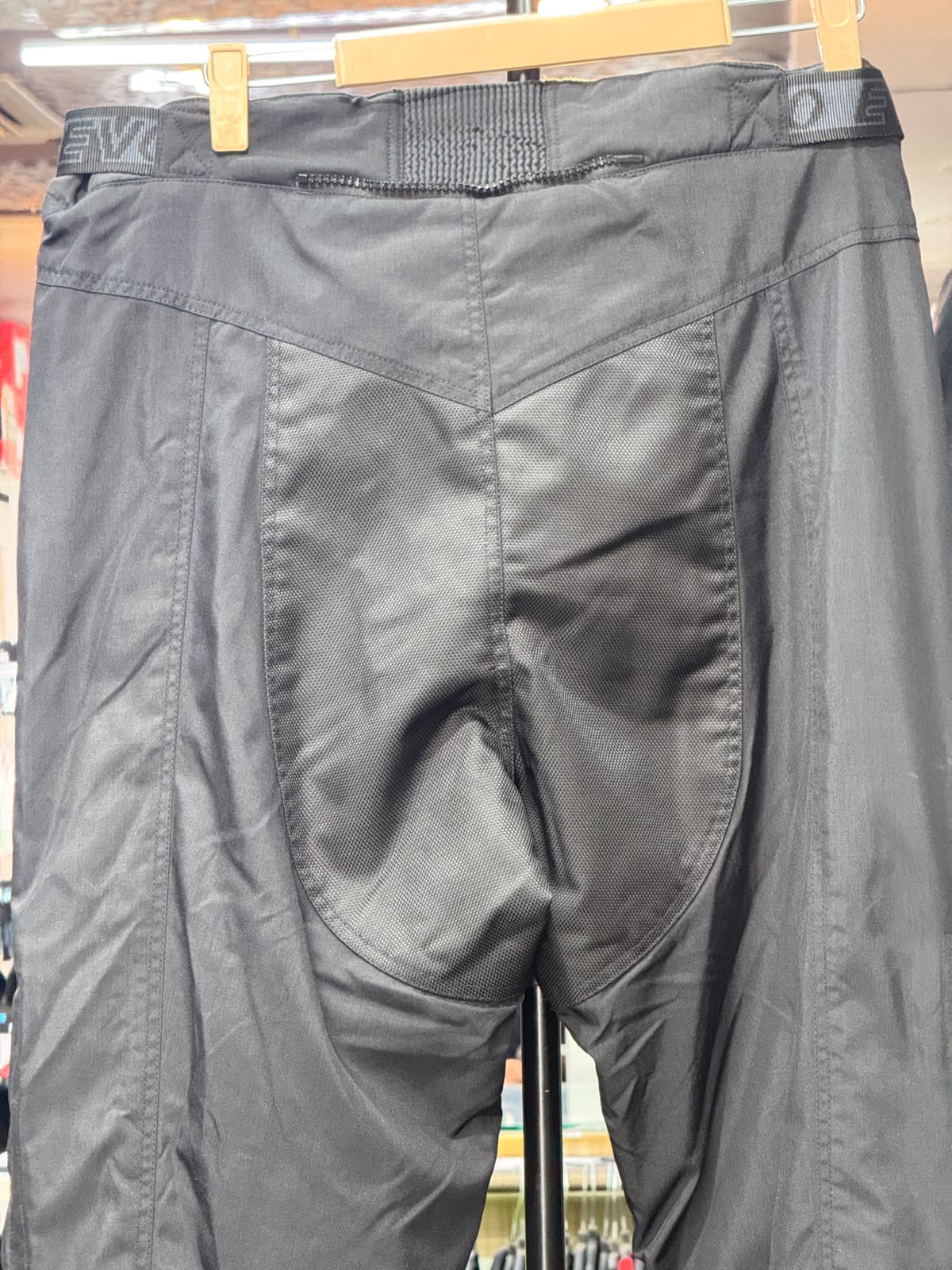 EVOLUTION TOURING RIDING PANT WITH LEVEL 2 PROTECTION SIZE 38 WAIST - Image 2