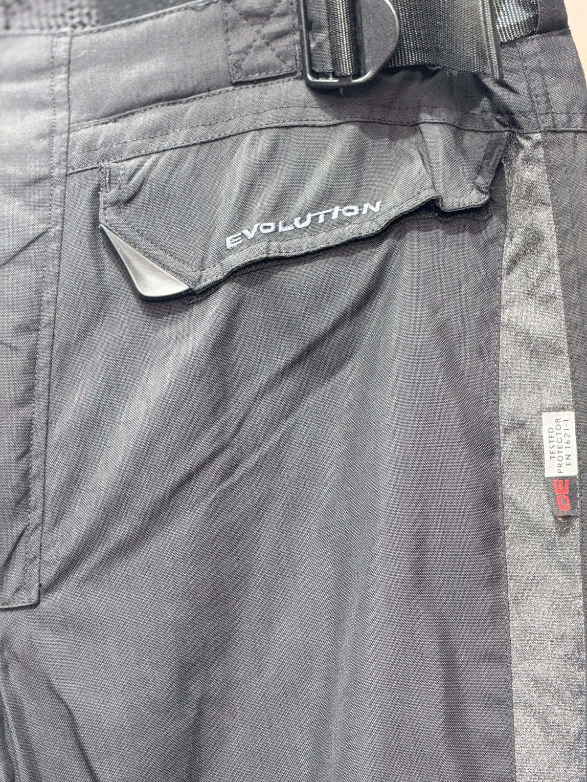 EVOLUTION TOURING RIDING PANT WITH LEVEL 2 PROTECTION SIZE 38 WAIST - Image 4