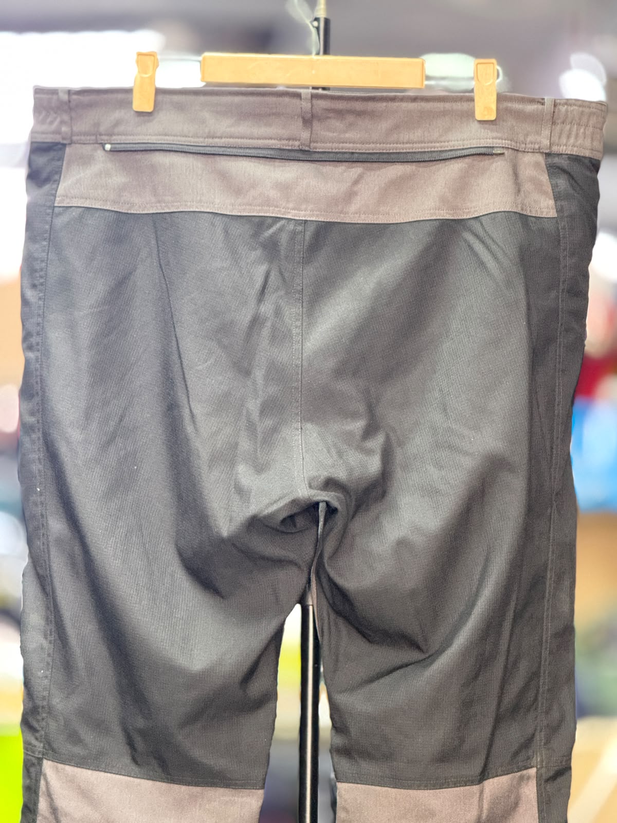 BMW MOTERRAD TOURING RIDING PANT WITH LEVEL 2 PROTECTION SIZE 40 WAIST - Image 4