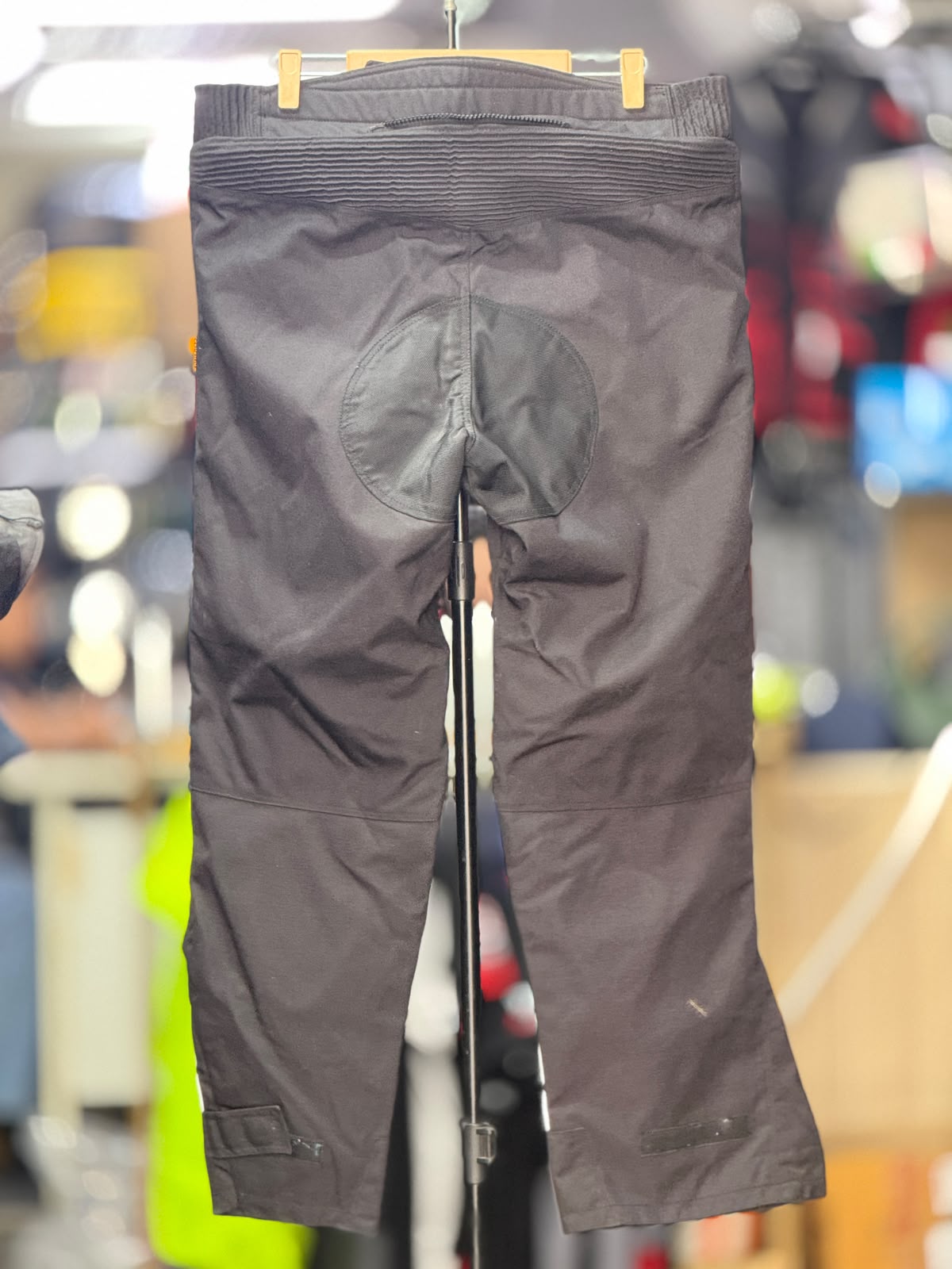 TOURING RIDING PANT WITH LEVEL 2 PROTECTION SIZE 40 WAIST - Image 2