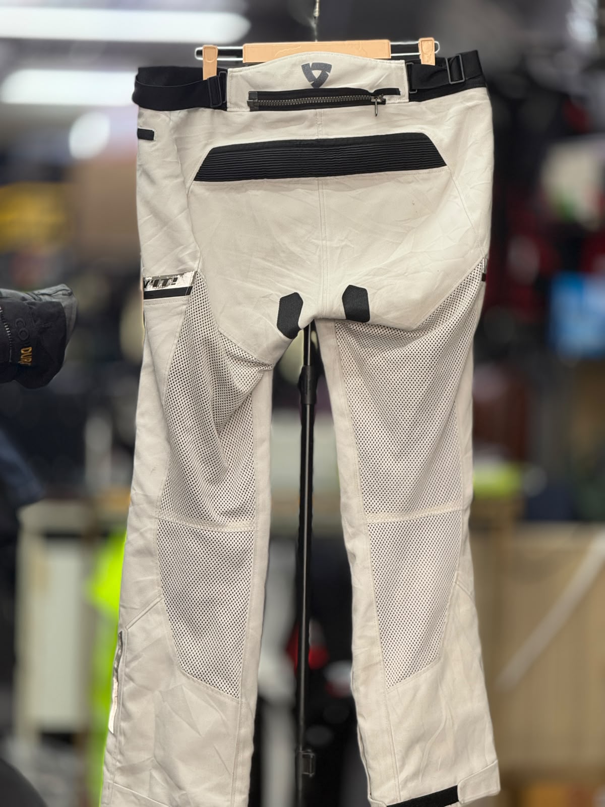 REVIT TOURING RIDING PANT WITH LEVEL 2 PROTECTION SIZE 38 WAIST - Image 6