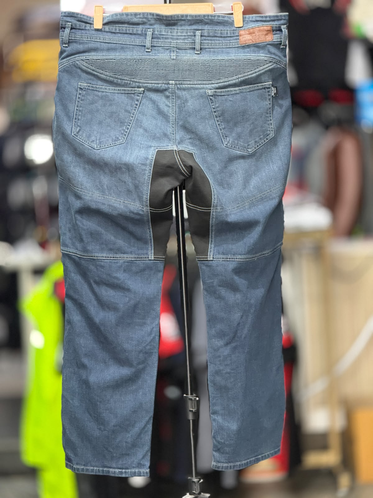 TRILOBITE DENIM RIDING PANT WITH LEVEL 2 PROTECTION SIZE 44 WAIST - Image 3