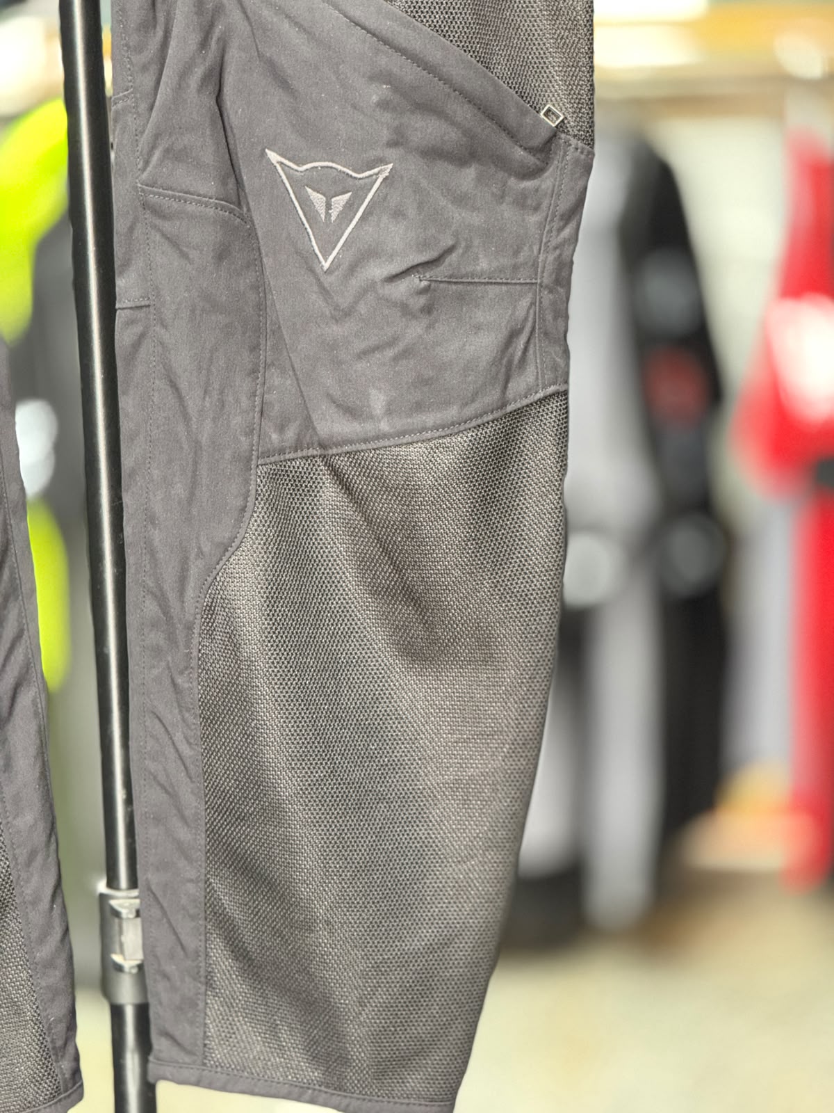 DAINESE SPR MESH RIDING PANT WITH LEVEL 2 PROTECTION SIZE 40- 42 WAIST - Image 2