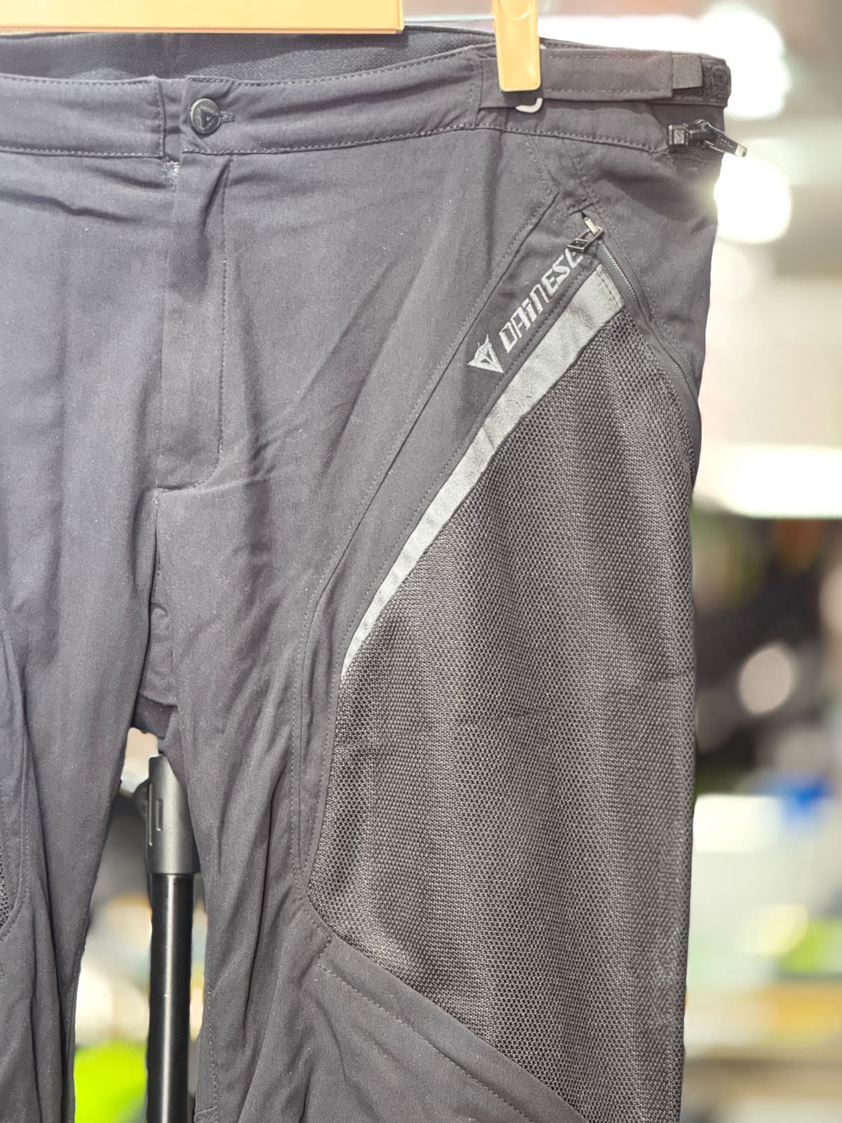 DAINESE SPR MESH RIDING PANT WITH LEVEL 2 PROTECTION SIZE 40- 42 WAIST - Image 3