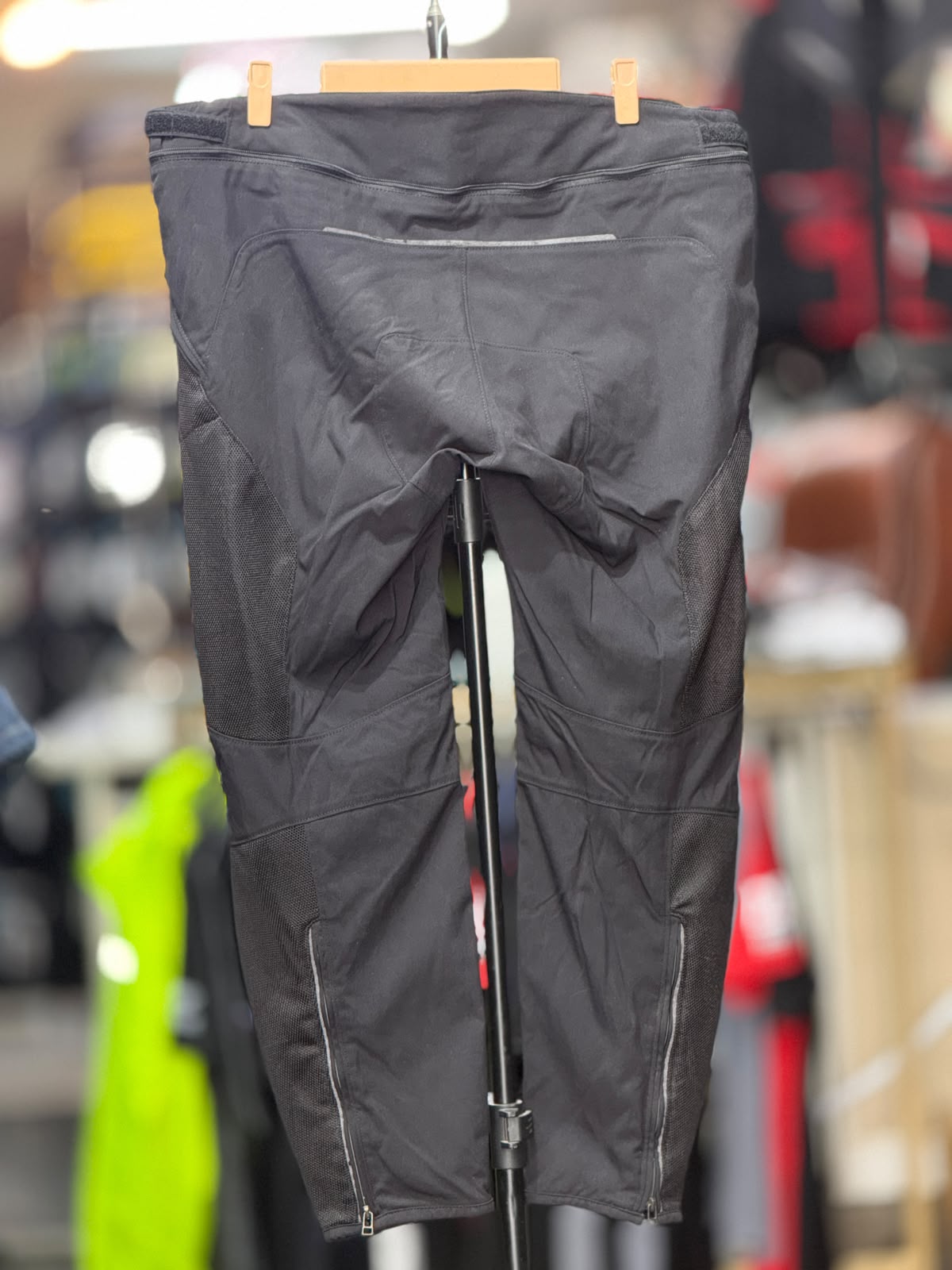DAINESE SPR MESH RIDING PANT WITH LEVEL 2 PROTECTION SIZE 40- 42 WAIST - Image 6