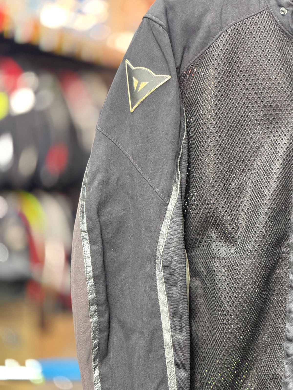 DAINESE MESH RIDING JACKET WITH LEVEL 2 PROTCTION SIZE XL 44 chest - Image 4