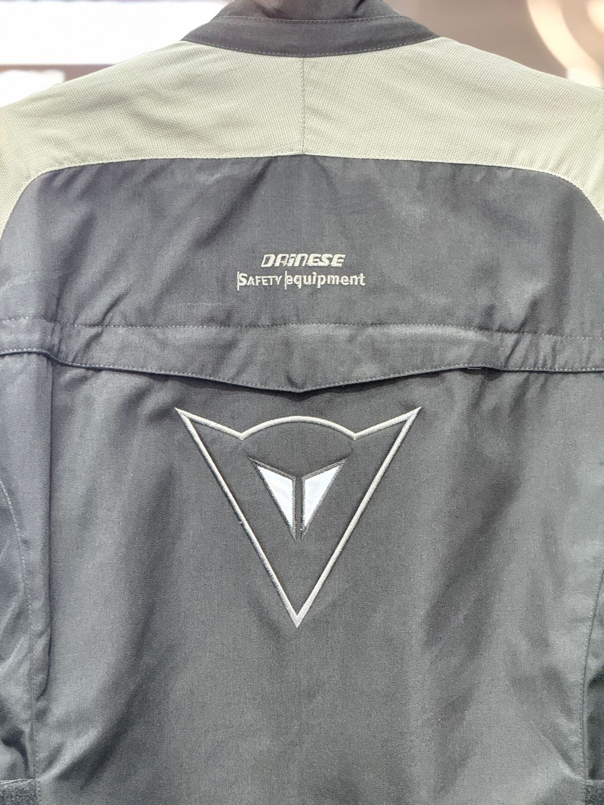 DAINESE TOURING RIDING JACKET WITH LEVEL 2 PROTCTION SIZE XL 44 chest - Image 7