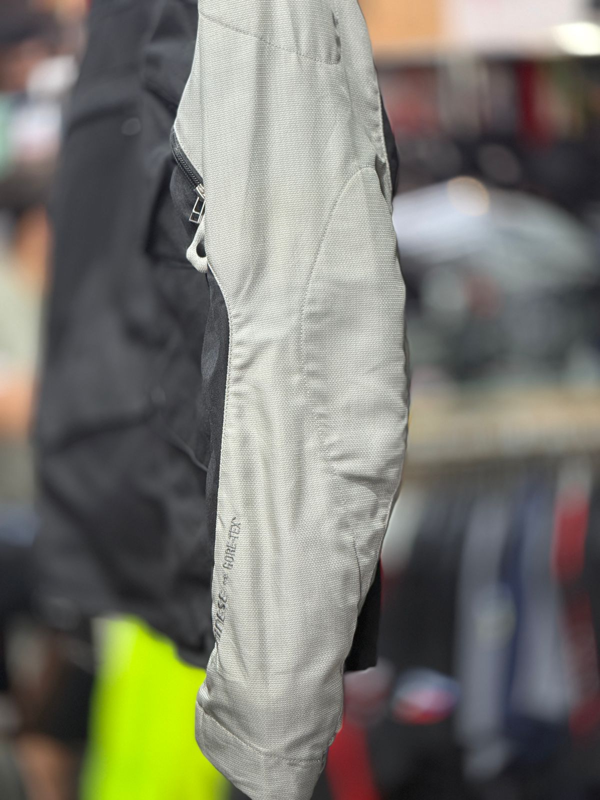 DAINESE TOURING RIDING JACKET WITH LEVEL 2 PROTCTION SIZE XL 44 chest - Image 3