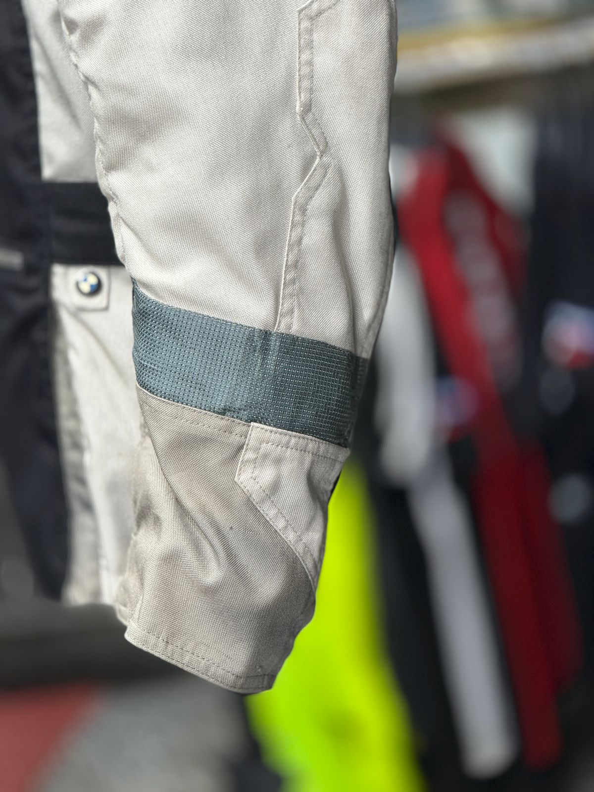 BMW MOTERRAD TOURING RIDING JACKET WITH LEVEL 2 PROTCTION SIZE XL 44 chest - Image 2