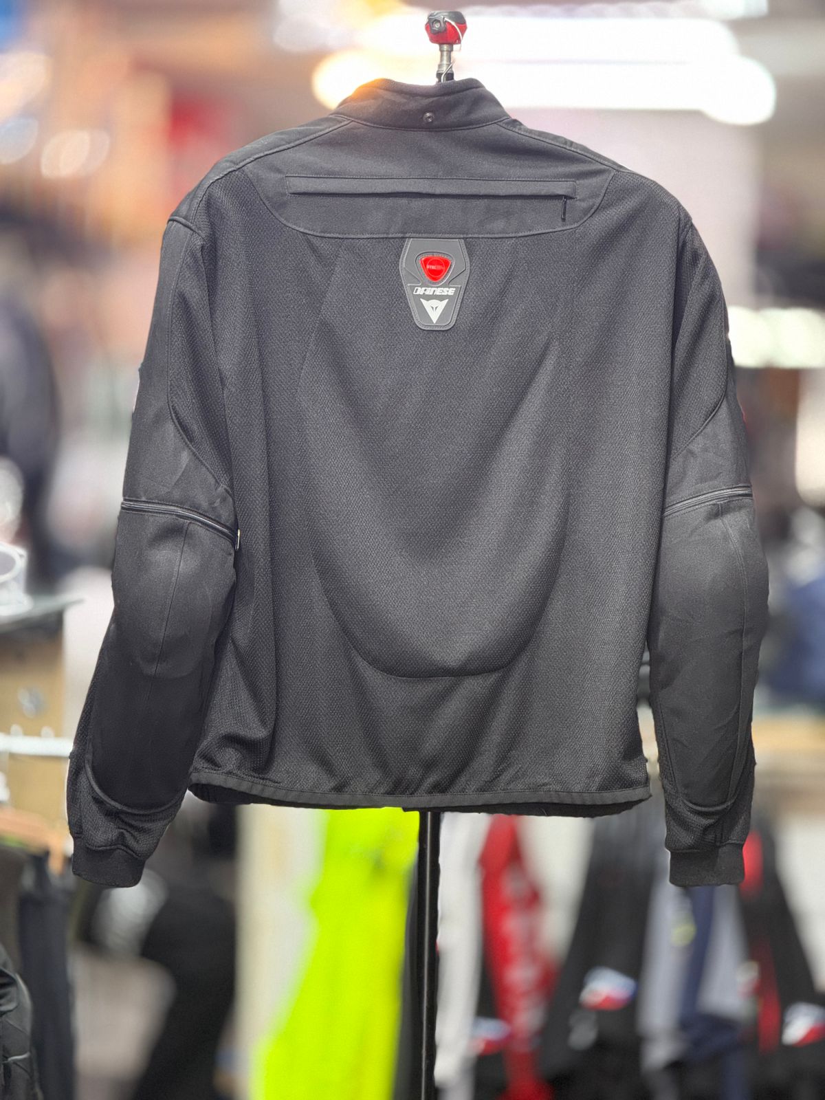 DAINESE MESH RIDING JACKET WITH LEVEL 2 PROTCTION SIZE XL 44 chest - Image 6