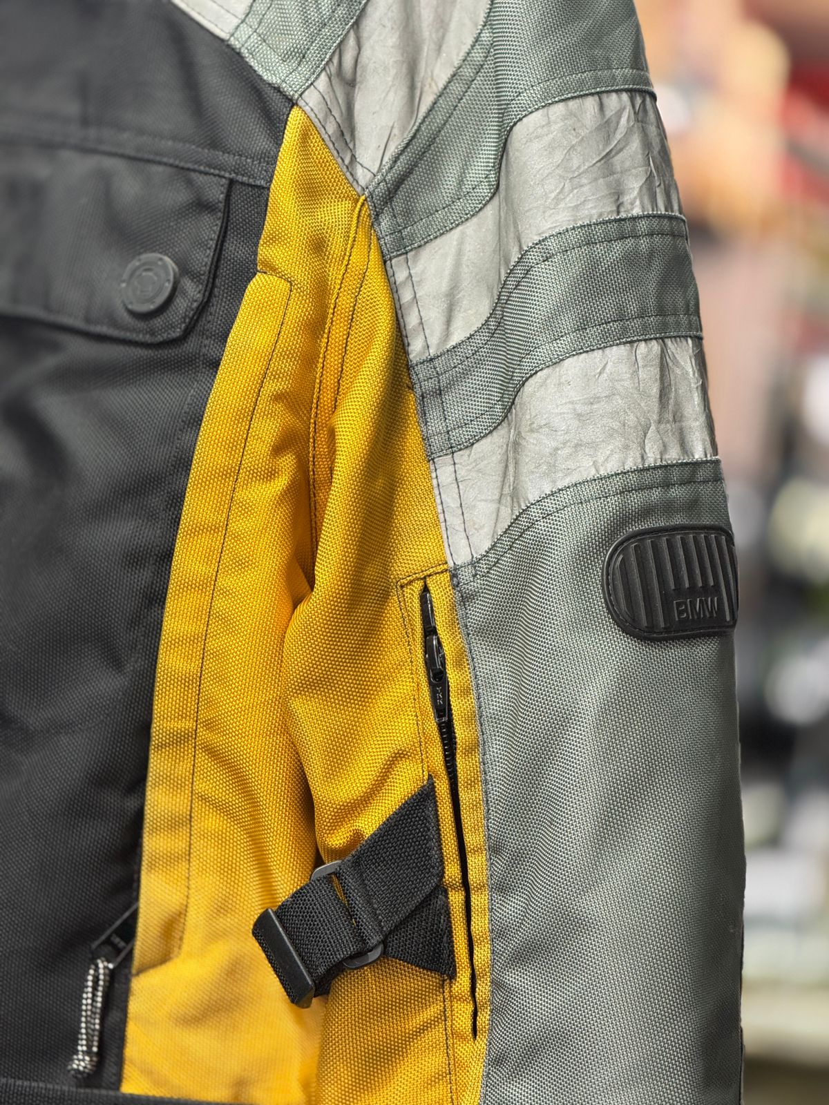 BMW MOTERRAD TOURING RIDING JACKET WITH LEVEL 2 PROTCTION SIZE XL 44 chest - Image 4