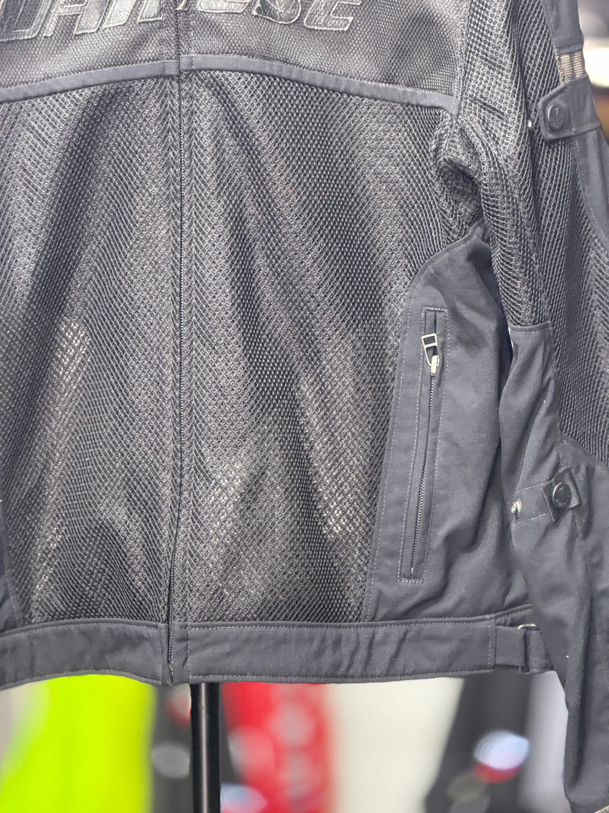DAINESE MESH RIDING JACKET WITH LEVEL 2 PROTCTION SIZE XL 44 chest - Image 6