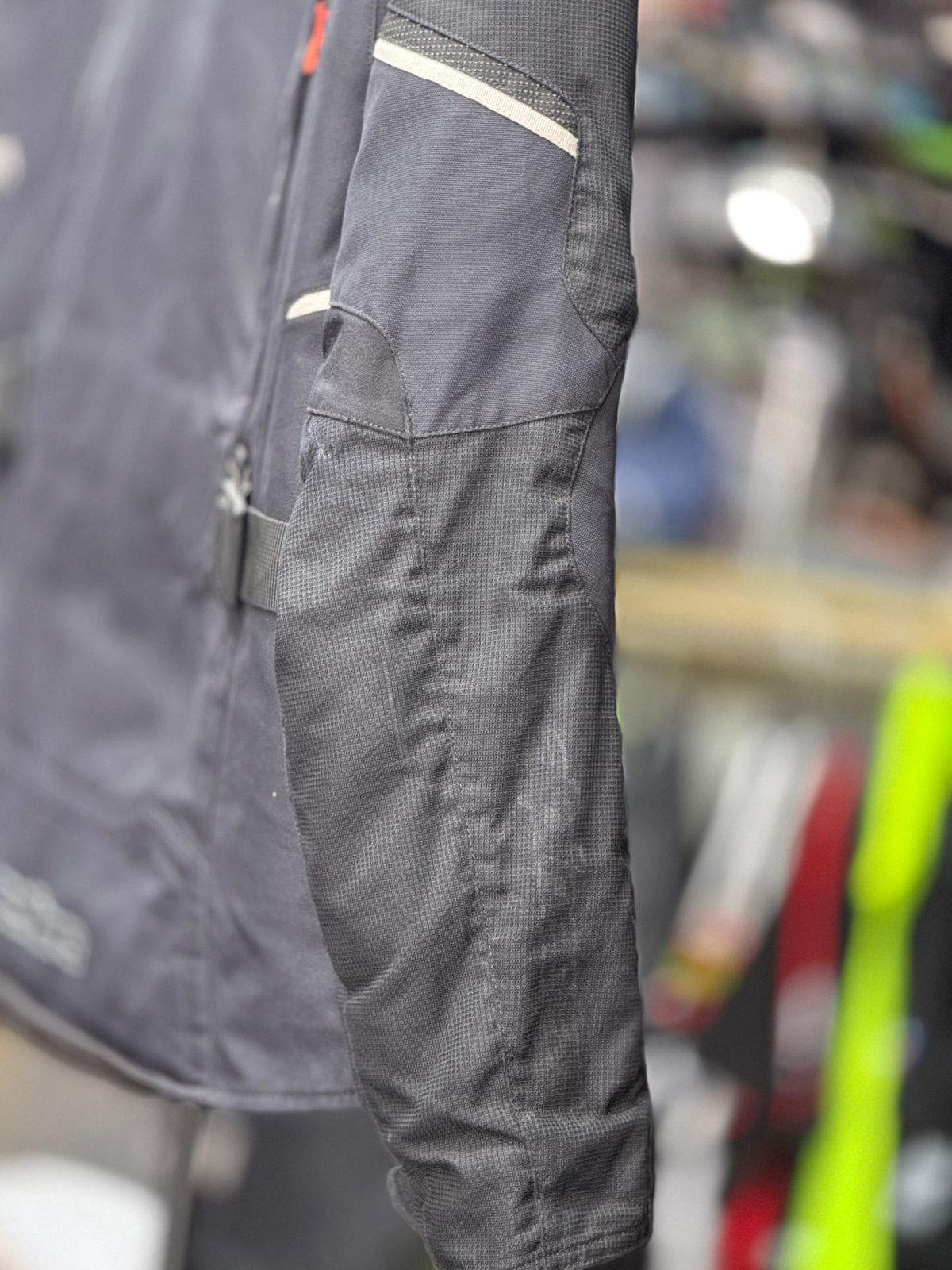 ALPINESTAR RIDING JACKET WITH LEVEL 2 PROTCTION SIZE L 42 chest - Image 7