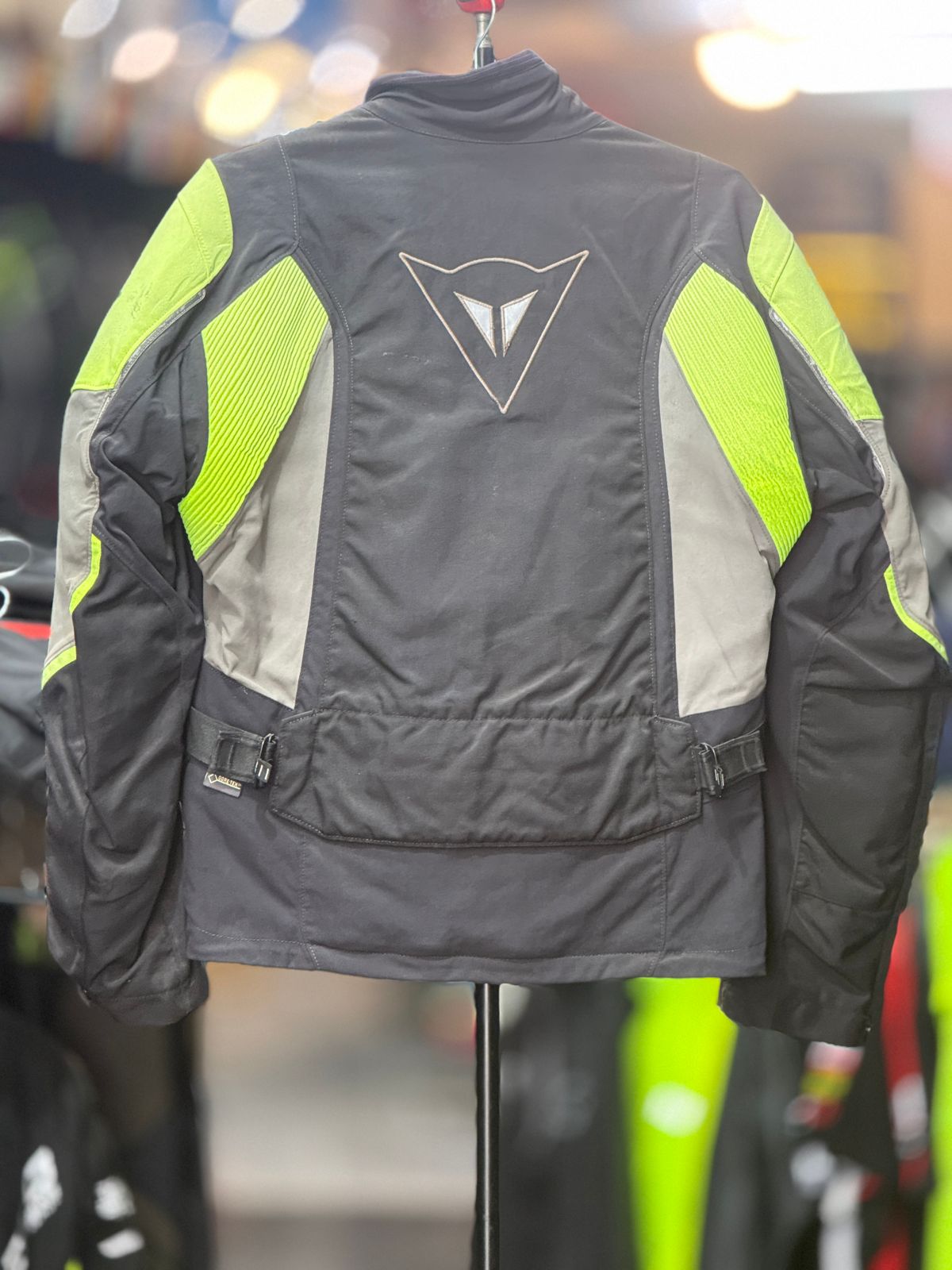 DAINESE TOURING RIDING JACKET WITH LEVEL 2 PROTCTION SIZE L 42 chest - Image 6