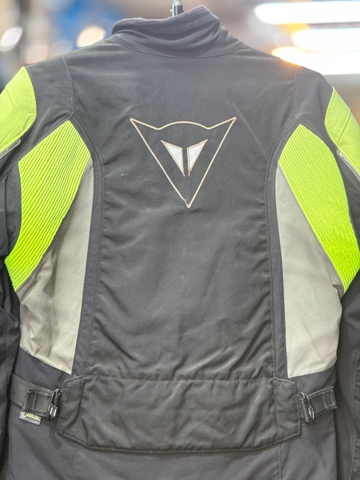 DAINESE TOURING RIDING JACKET WITH LEVEL 2 PROTCTION SIZE L 42 chest - Image 2