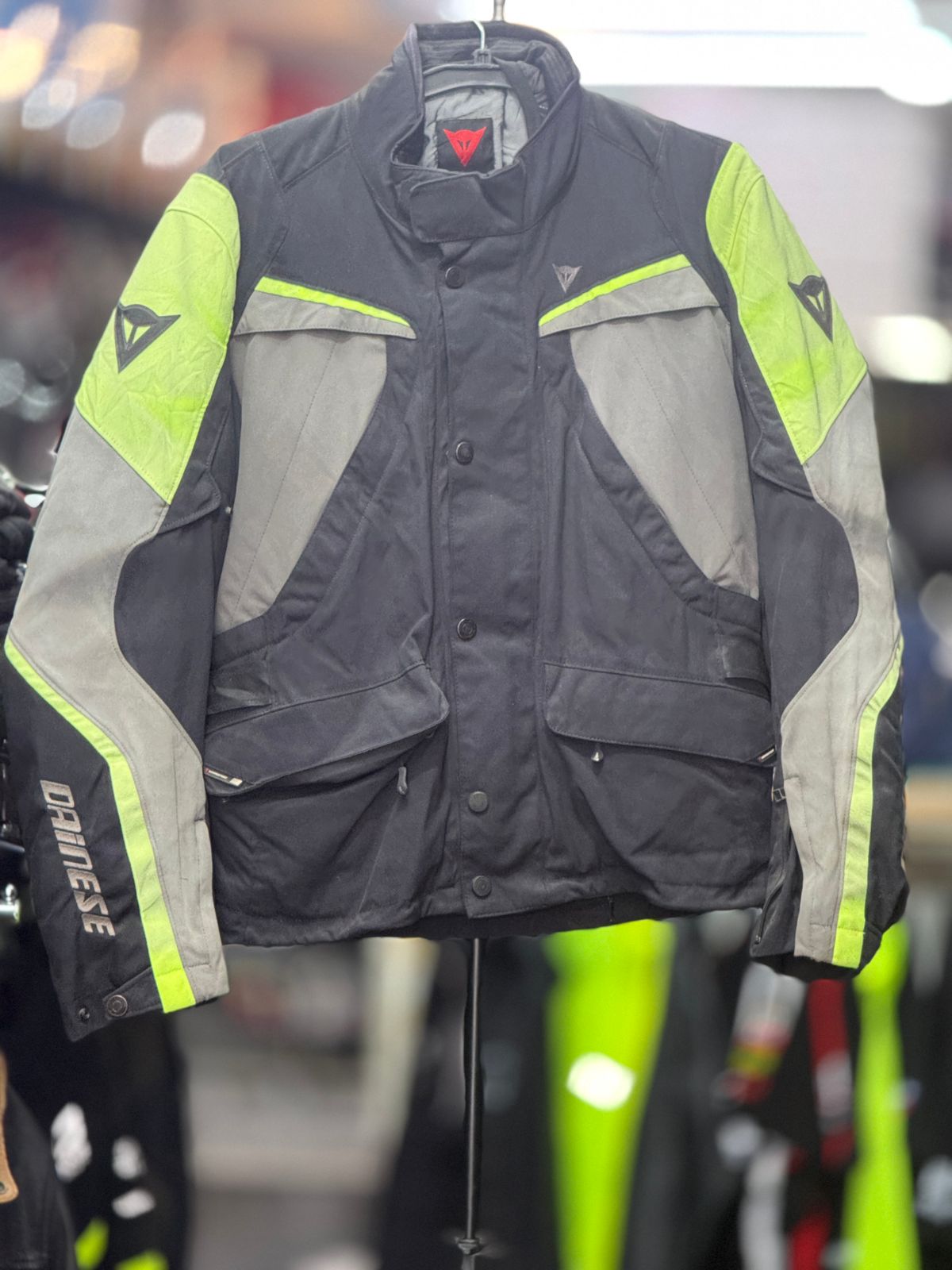 DAINESE TOURING RIDING JACKET WITH LEVEL 2 PROTCTION SIZE L 42 chest